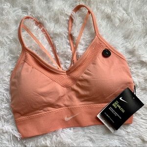 NWT Strappy Seamless Nike Sports Bra - Peach color